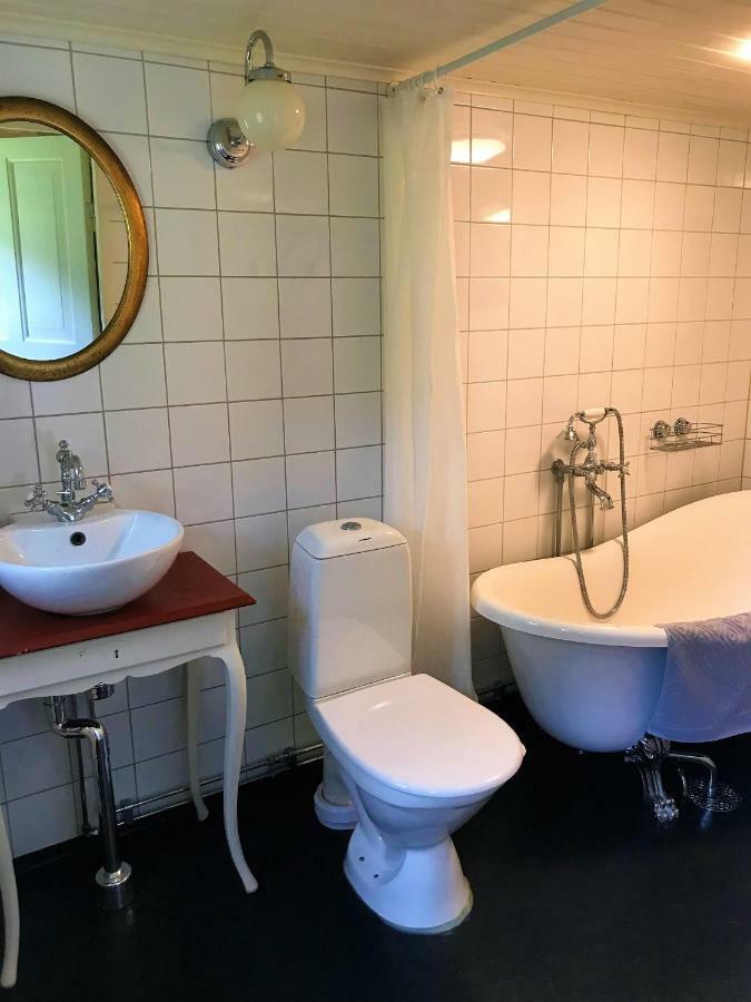 Bed and Breakfast Sjoebacken Gard Lerdala Екстер'єр фото